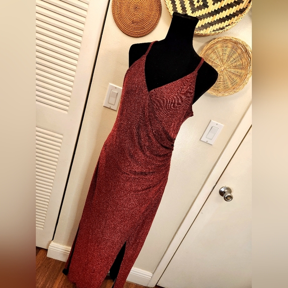 Sparkling Red Maxi Dress With Side Split And Ruching - Picture 11 of 11